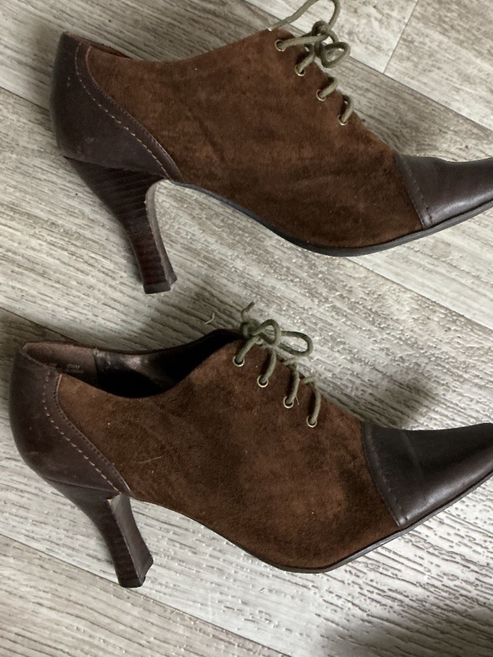 Y2K vintage Bass boots pointy toe brown suede